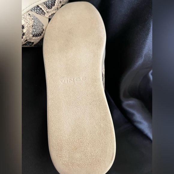 VINCE~PLATFORM~BLUE-~SNAKESKIN~LOAFERS~7.5 - Picture 4 of 12